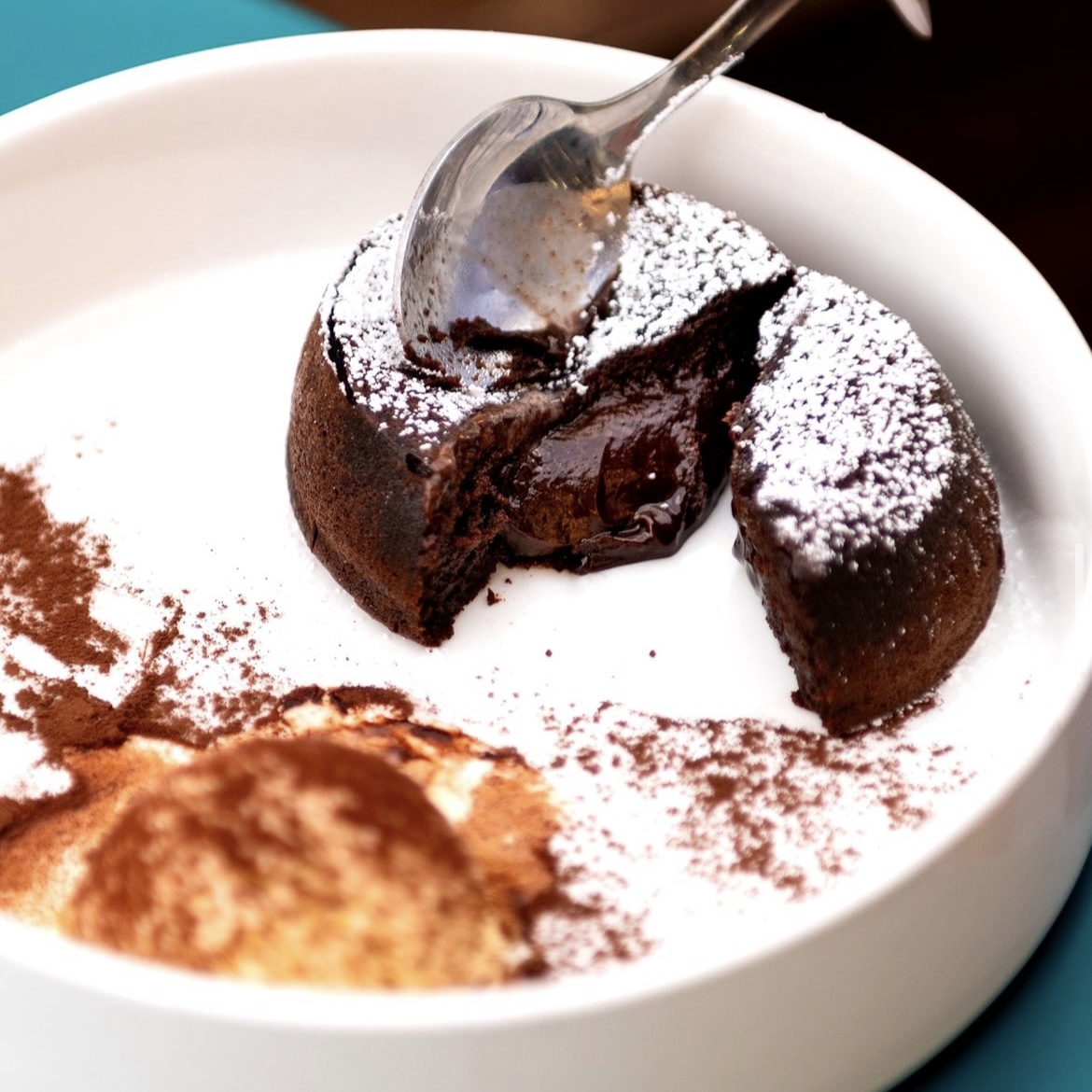 TORTINO CON CUORE DI CIOCCOLATO CALDO