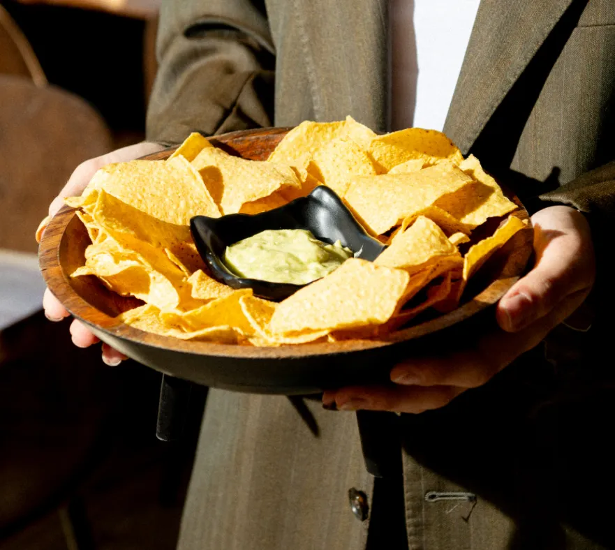 <strong>NACHOS CON SALSA GUACAMOLE</strong>